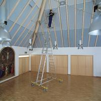 Aluminium-Saalleiter, 2 x 13 Sprossen Arbeitshöhe bis ca. 7,10 m