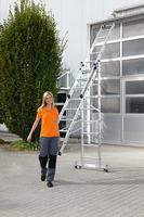Aluminium-Mehrzweckleiter 3x7 mit ´roll-bar´-Traverse Arbeitshöhe bis ca. 6,10 m